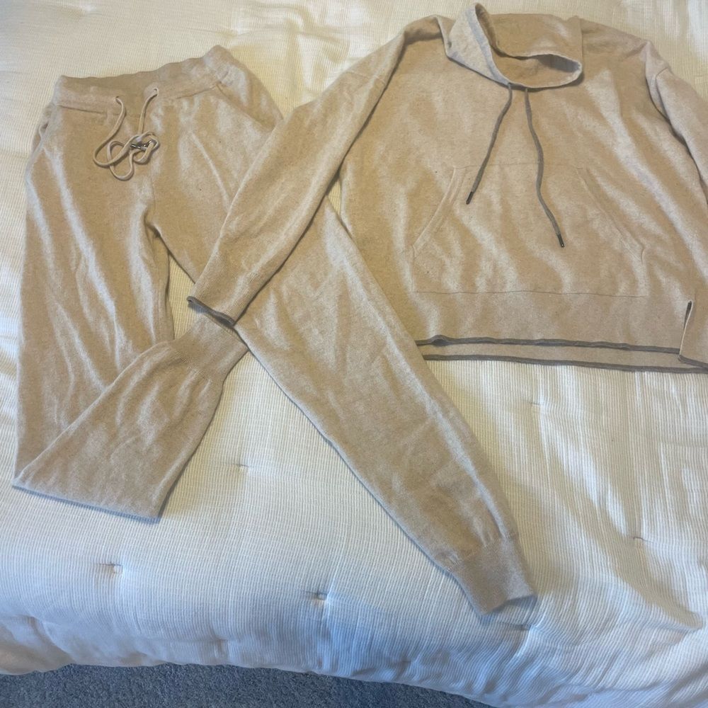 GOBI beige cashmere women’s lounge set, size XS